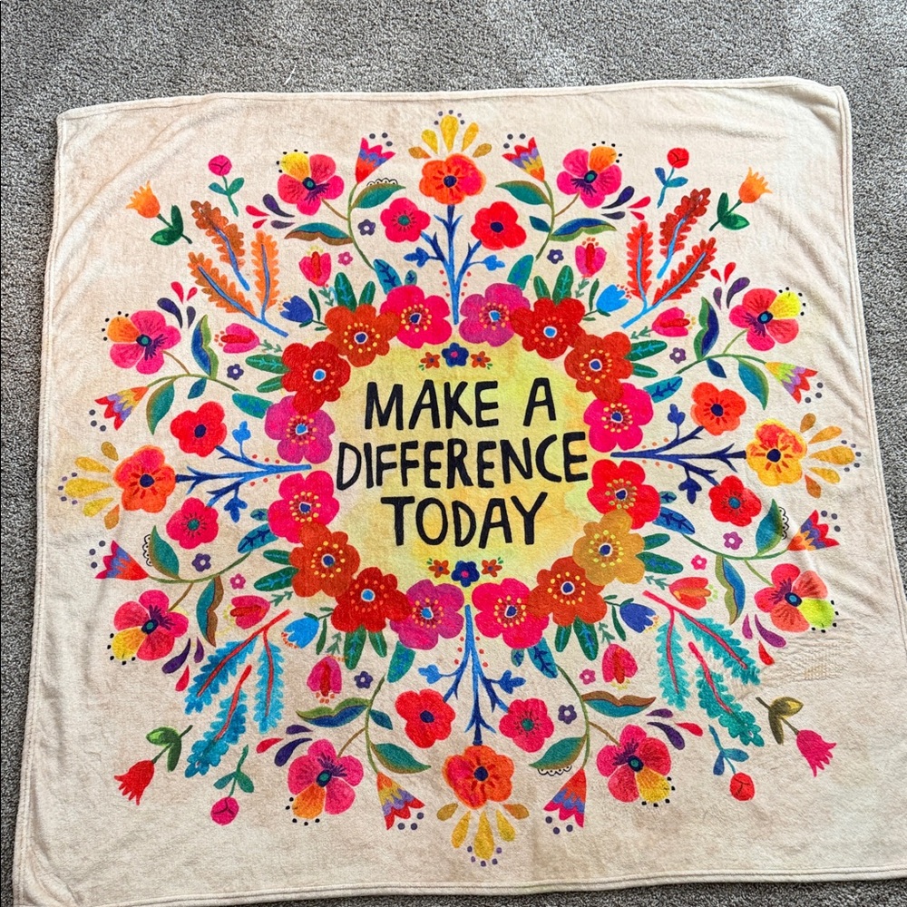 NATURAL LIFE Colorful Floral Tapestry Blanket approx. 51.5” x 52.5”